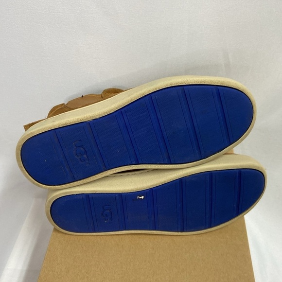 UGG Hamden Suede Pull On Chelsea Sneaker Boot Chestnut Size Youth 2 - Picture 6 of 7